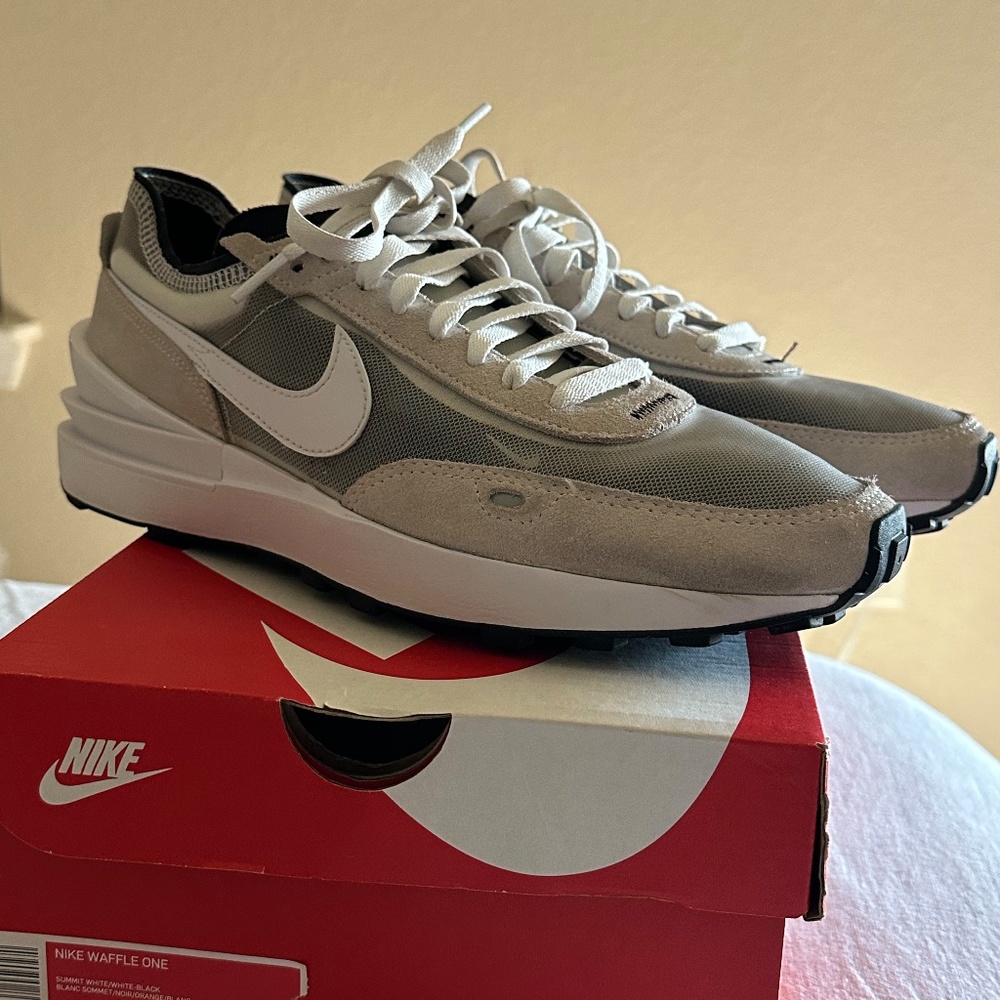 NIKE WAFFLE ONE 8.5M